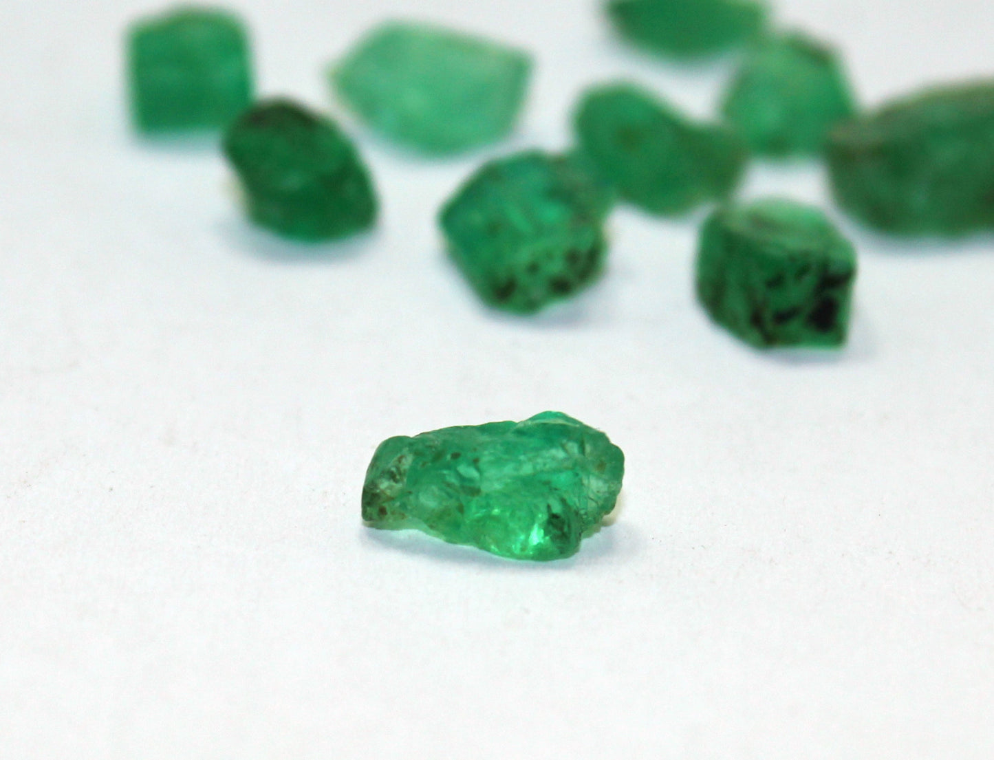 Natural 10 Pieces Emerald Raw Rough Stone