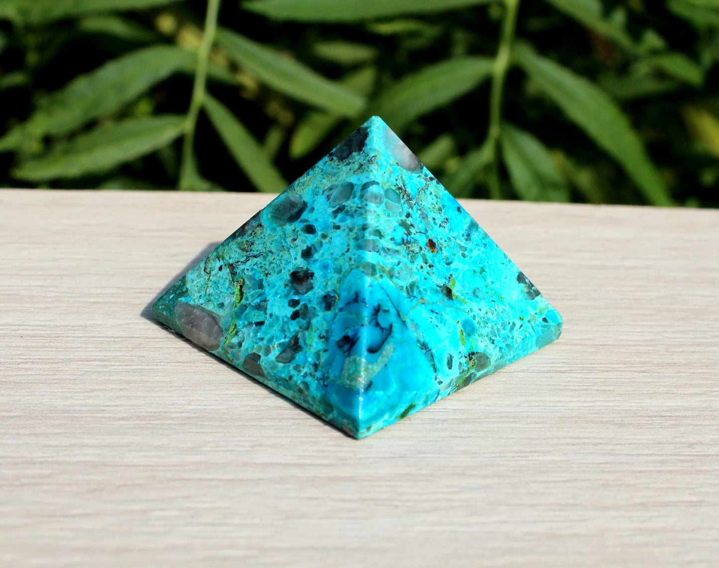 Natural chrysocolla Pyramid 30 mm