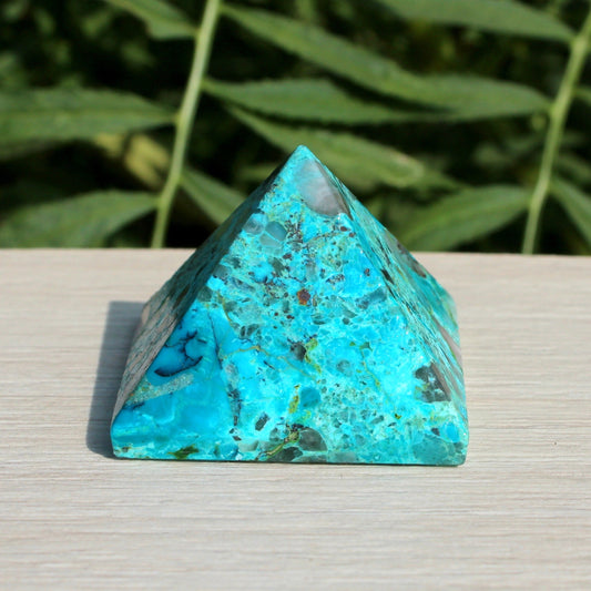 Natural chrysocolla Pyramid 30 mm